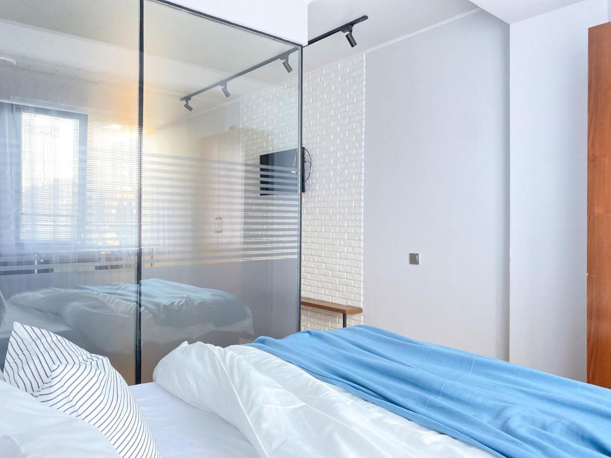 Студия В Стиле Loft В Центре Города Alma-Ata Exteriör bild